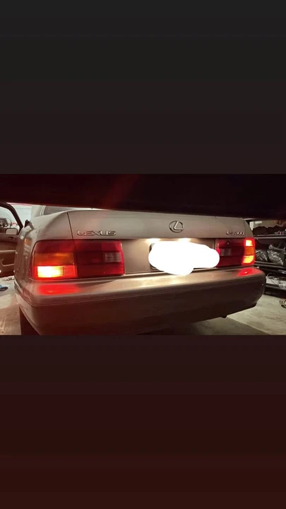 1999 Lexus LS 2nd Gen - Image 9 of 10