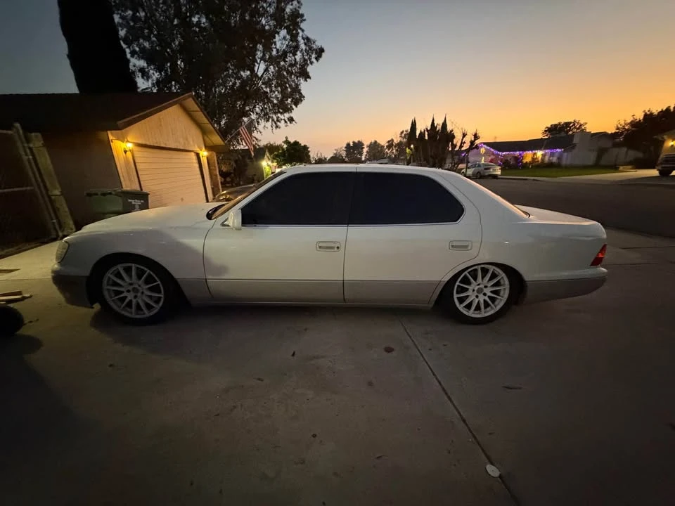 1999 Lexus LS 2nd Gen - Image 4 of 10