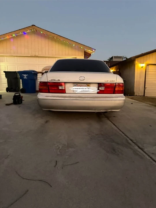 1999 Lexus LS 2nd Gen - Image 2 of 10