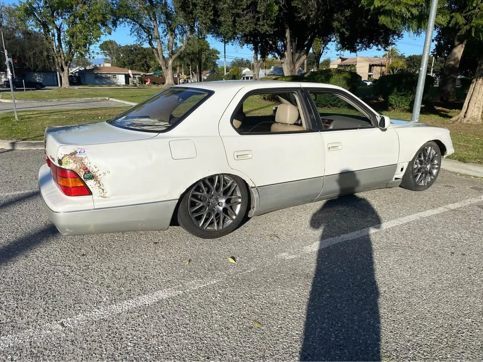 1999 Lexus LS 2nd Gen - Image 6 of 12