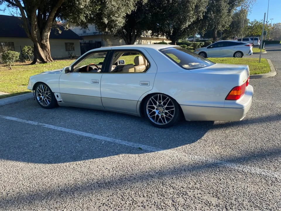 1999 Lexus LS 2nd Gen - Image 5 of 12