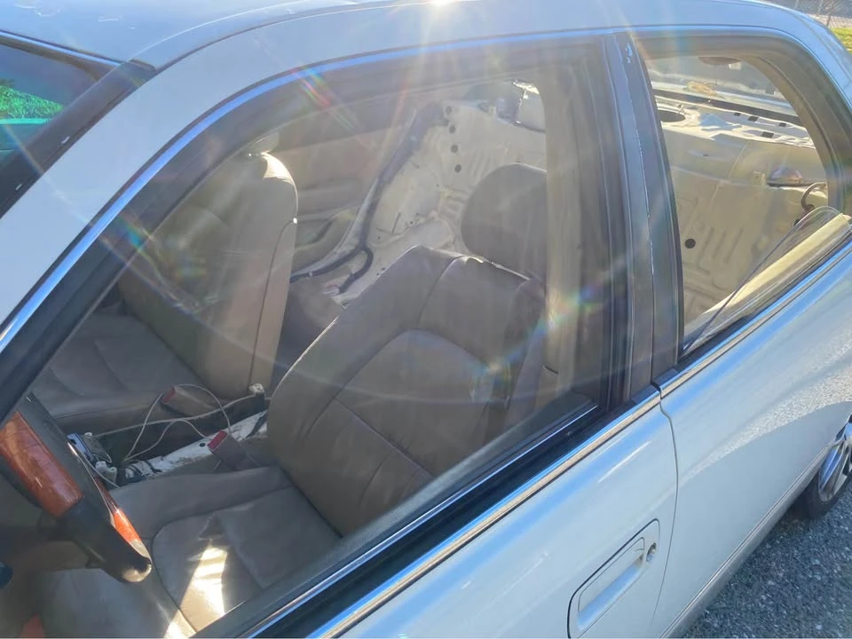 1999 Lexus LS 2nd Gen - Image 4 of 12