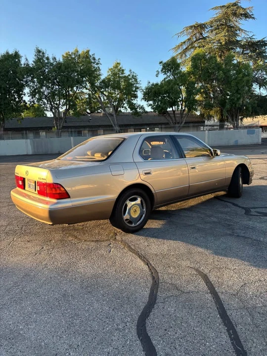 1999 Lexus LS 2nd Gen - Image 3 of 7