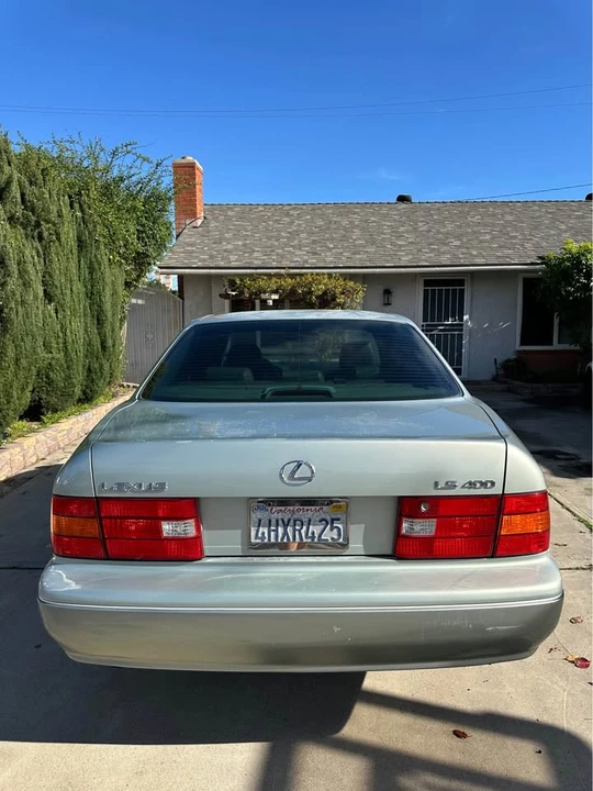 1999 Lexus LS 2nd Gen - Image 7 of 12