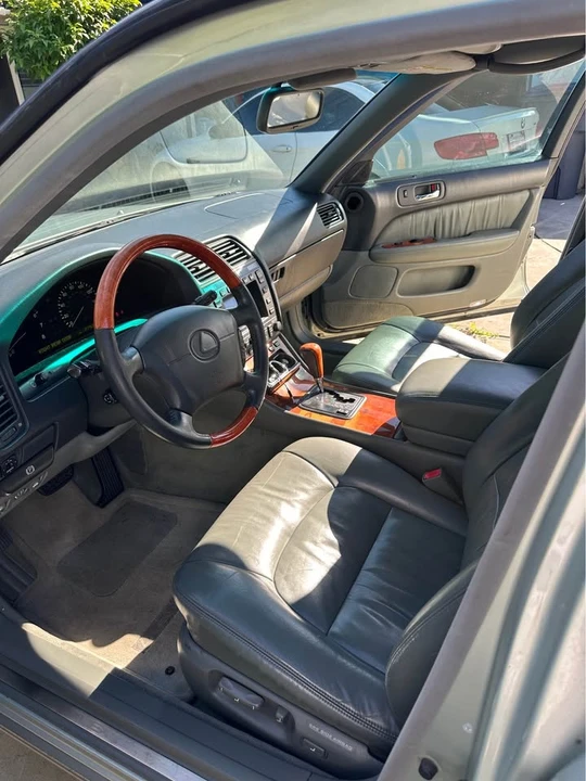 1999 Lexus LS 2nd Gen - Image 11 of 12