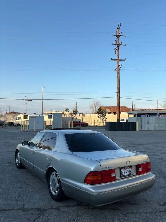 1999 Lexus LS 2nd Gen - Image 2 of 7