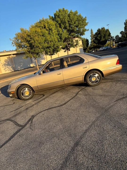 1999 Lexus LS 2nd Gen - Image 4 of 7