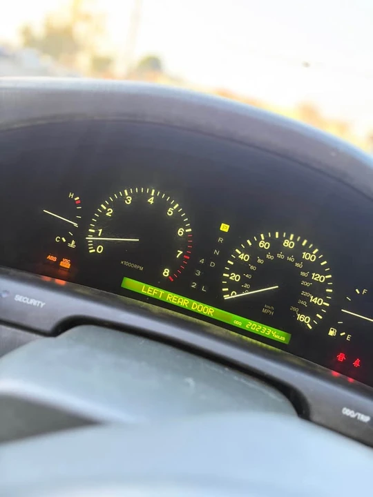 1999 Lexus LS 2nd Gen - Image 7 of 7