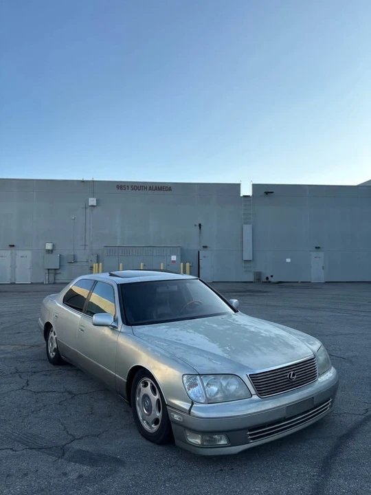 1999 Lexus LS 2nd Gen - Image 4 of 7