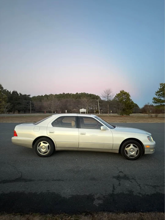 1999 Lexus LS 2nd Gen - Image 4 of 12