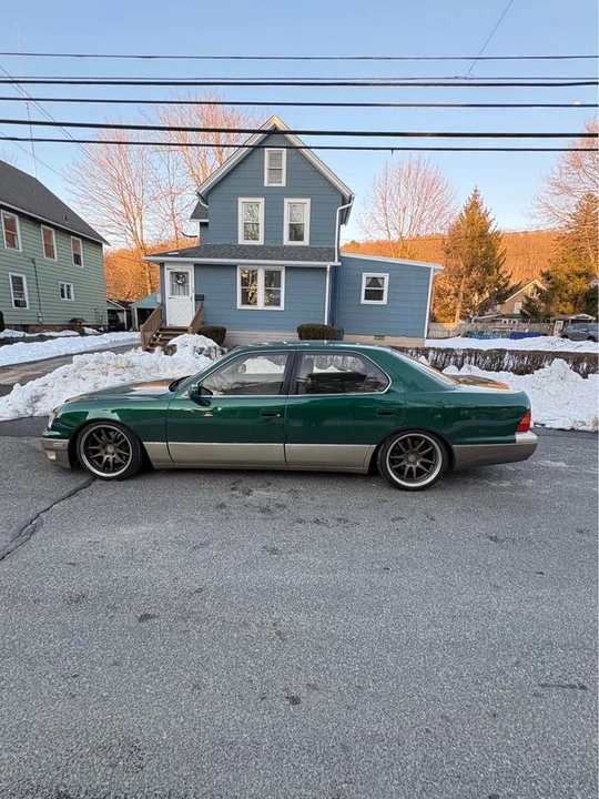 1999 Lexus LS 2nd Gen - Image 3 of 10