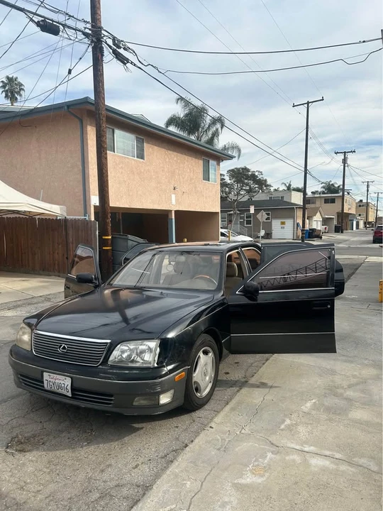 1999 Lexus LS 2nd Gen - Image 10 of 14