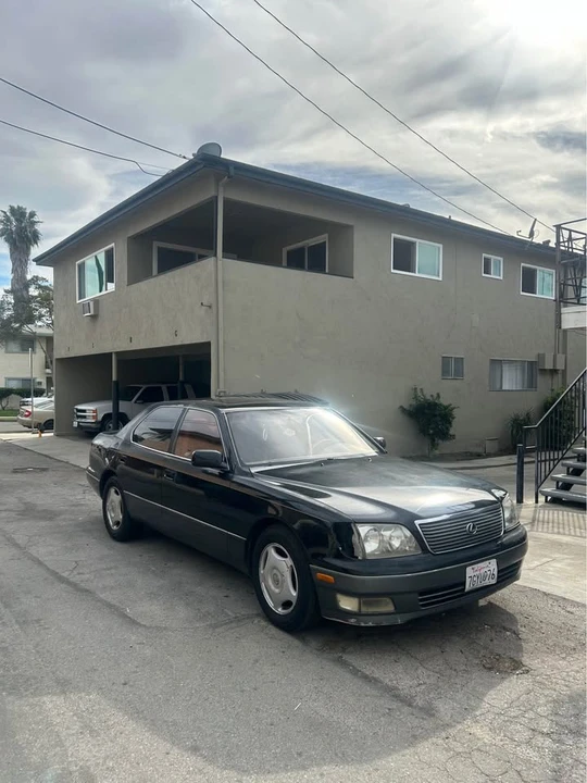 1999 Lexus LS 2nd Gen - Image 2 of 14