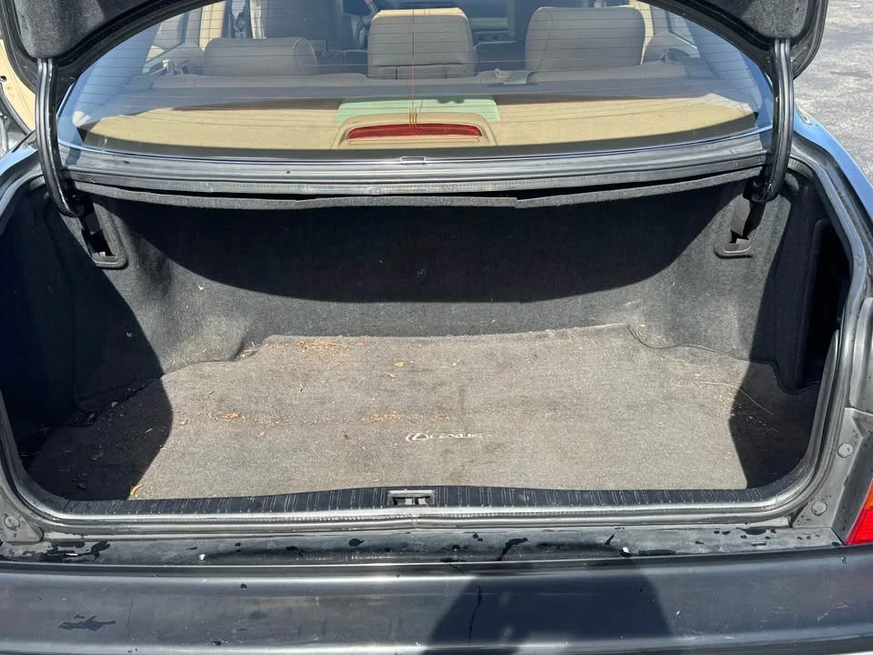 1999 Lexus LS 2nd Gen - Image 13 of 15