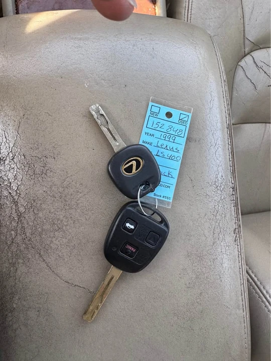 1999 Lexus LS 2nd Gen - Image 15 of 15