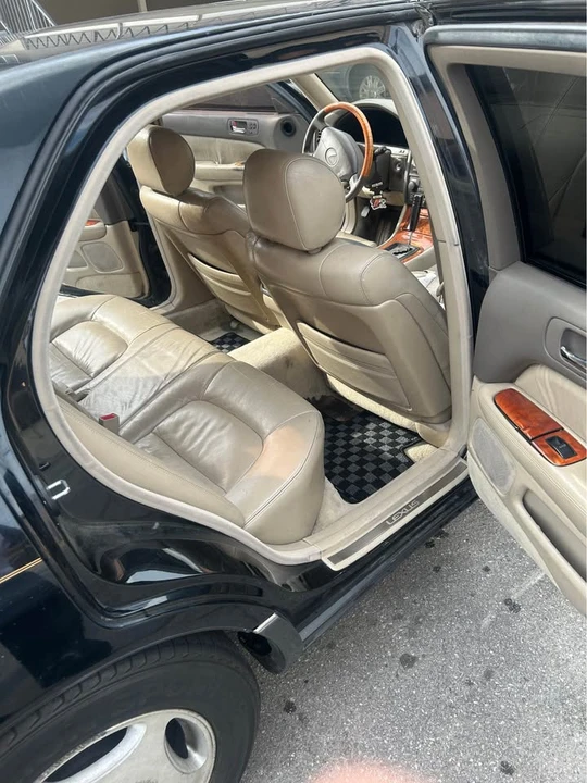 1999 Lexus LS 2nd Gen - Image 14 of 14