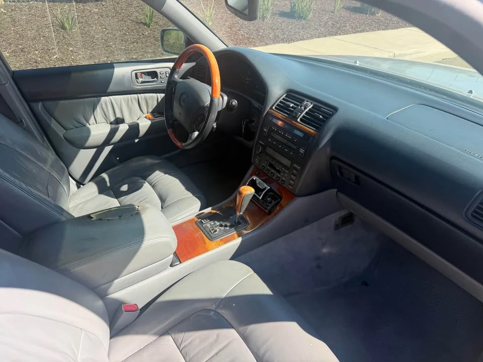 1999 Lexus LS 2nd Gen - Image 10 of 12