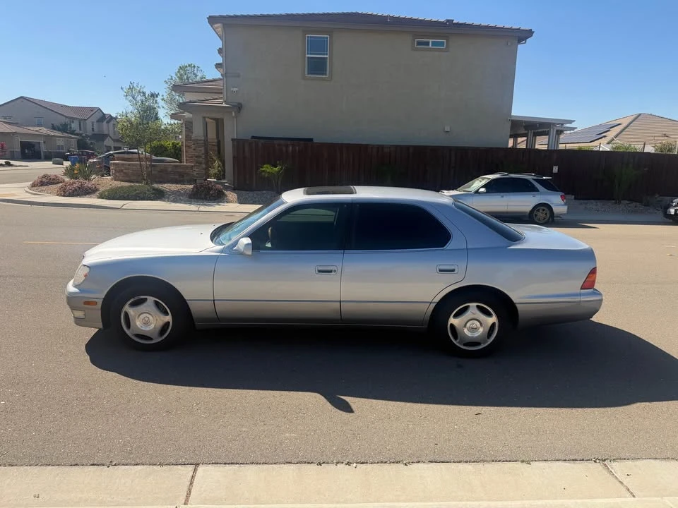 1999 Lexus LS 2nd Gen - Image 4 of 12