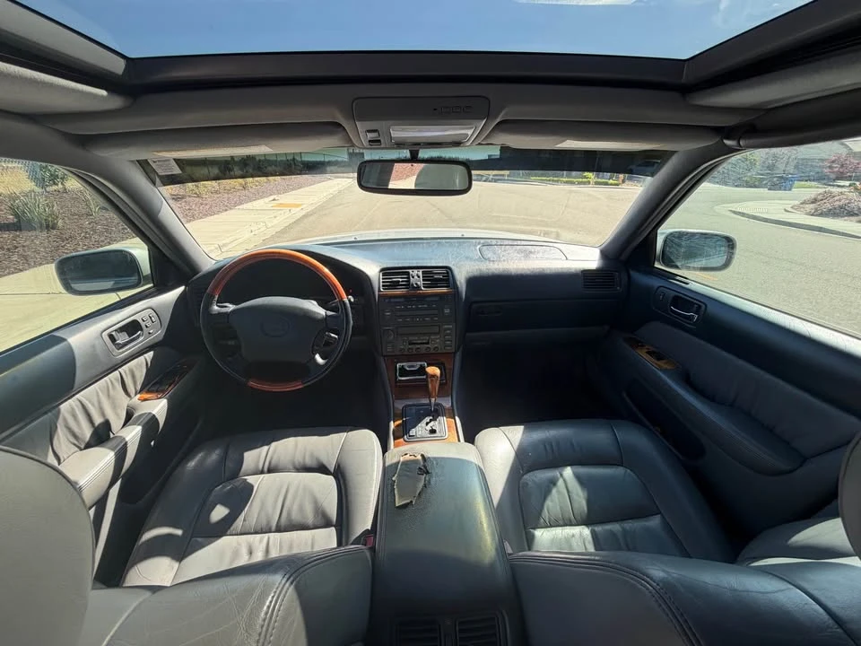 1999 Lexus LS 2nd Gen - Image 9 of 12