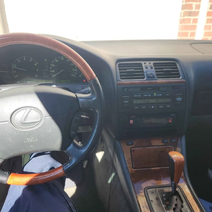 1999 Lexus LS 2nd Gen - Image 4 of 6
