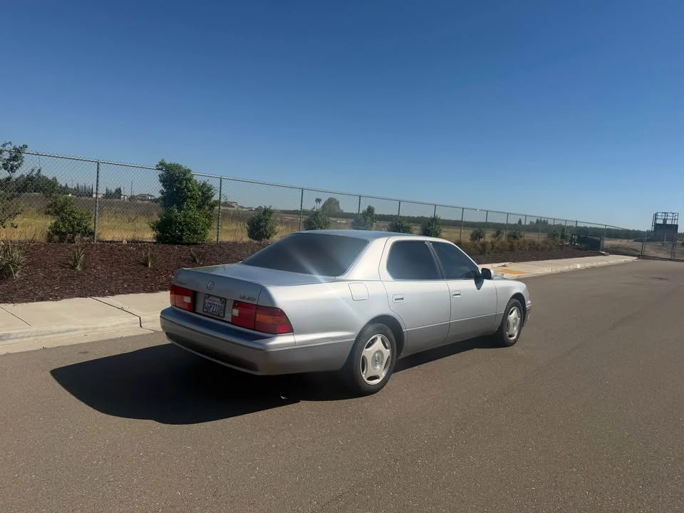 1999 Lexus LS 2nd Gen - Image 3 of 12