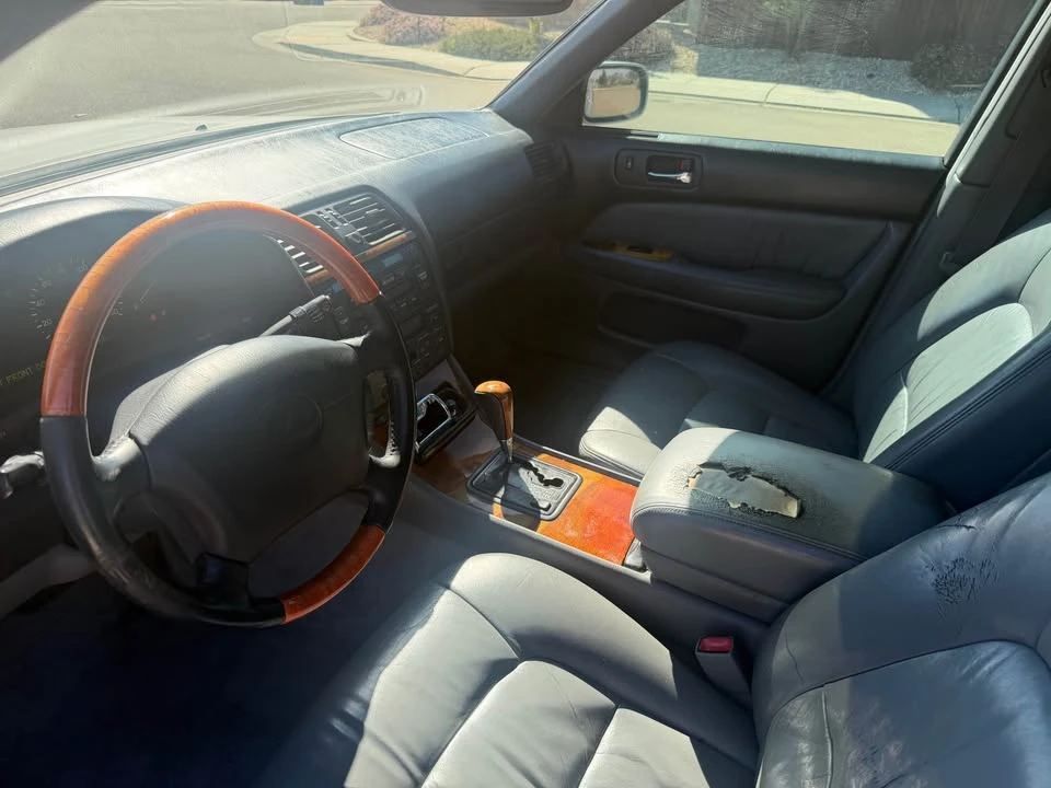 1999 Lexus LS 2nd Gen - Image 11 of 12