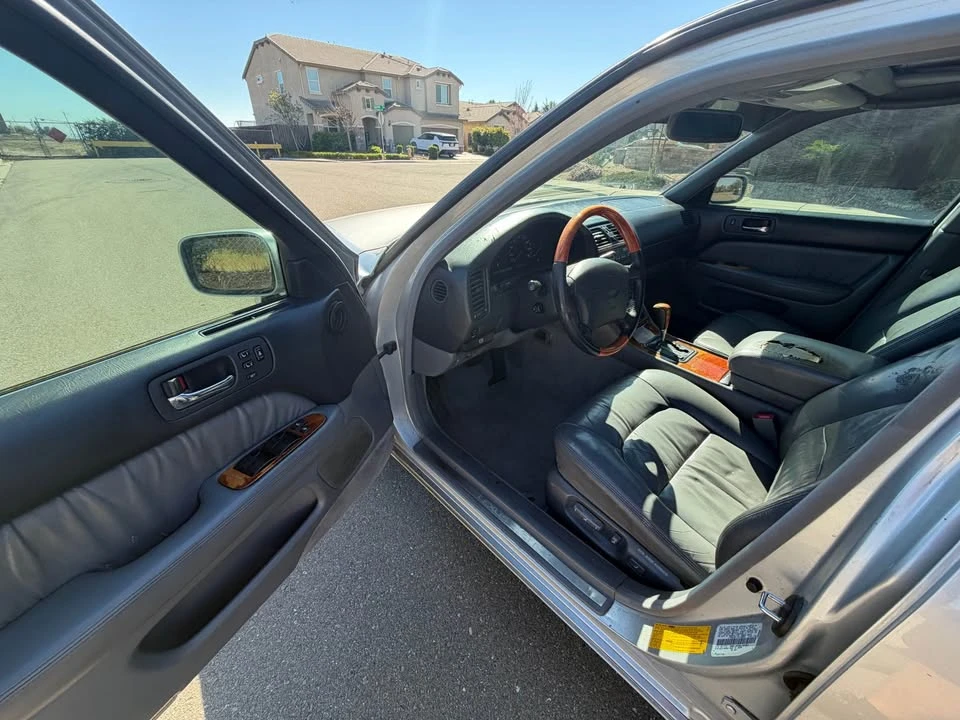 1999 Lexus LS 2nd Gen - Image 8 of 12