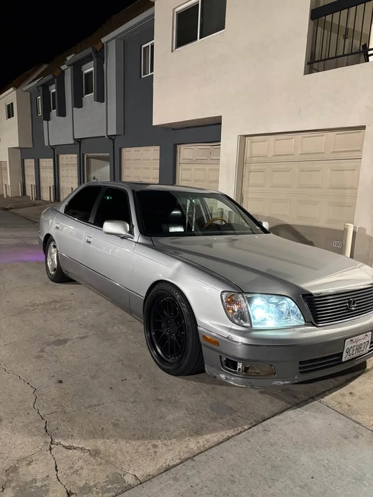 1999 Lexus LS 2nd Gen - Image 3 of 7