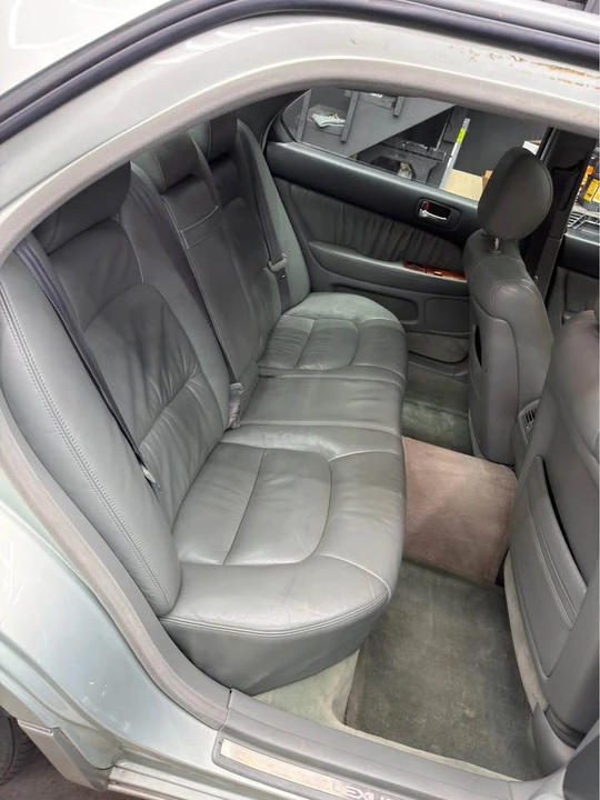 1999 Lexus LS 2nd Gen - Image 11 of 14