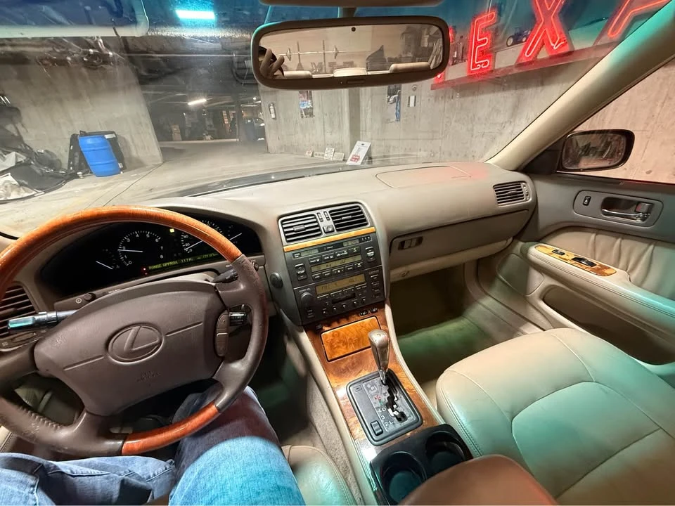 1999 Lexus LS 2nd Gen - Image 10 of 15