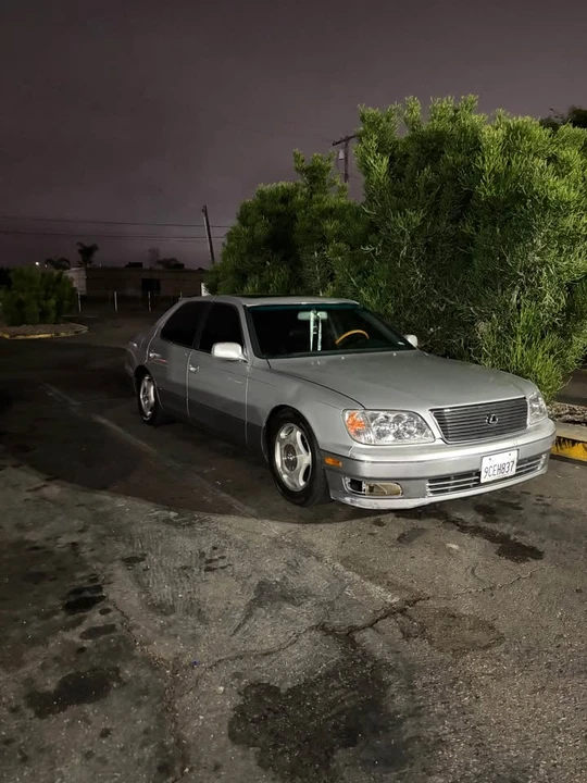 1999 Lexus LS 2nd Gen - Image 2 of 7