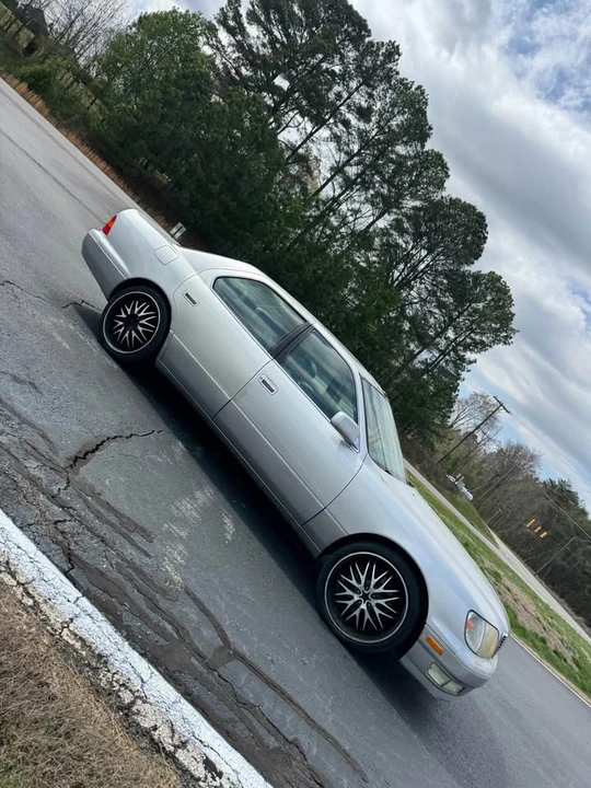 1999 Lexus LS 2nd Gen - Image 7 of 19