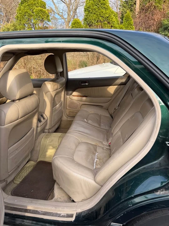 1999 Lexus LS 2nd Gen - Image 5 of 12