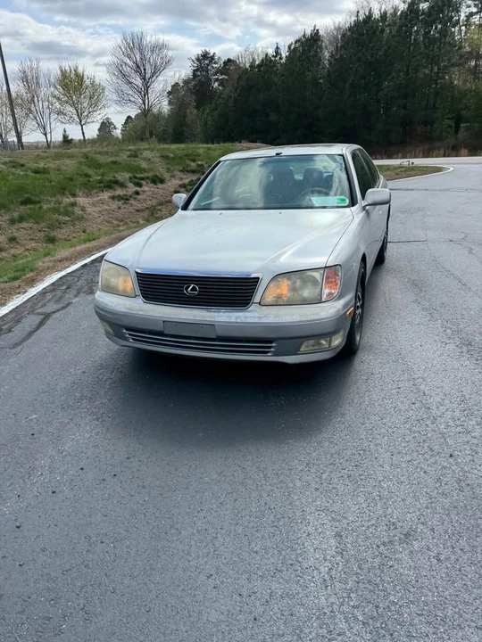1999 Lexus LS 2nd Gen - Image 4 of 19