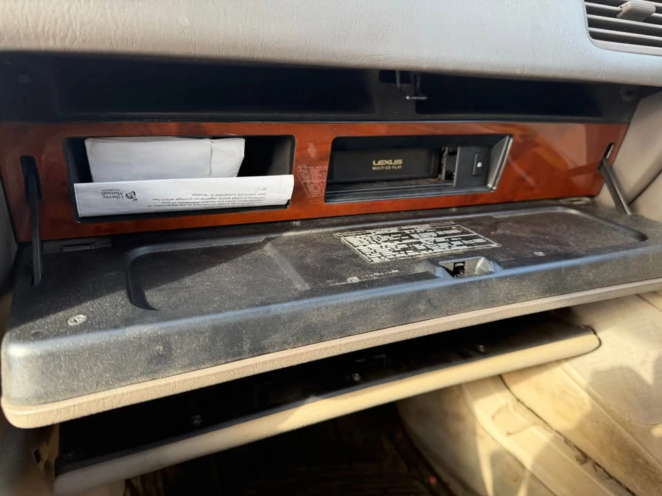 1999 Lexus LS 2nd Gen - Image 6 of 12