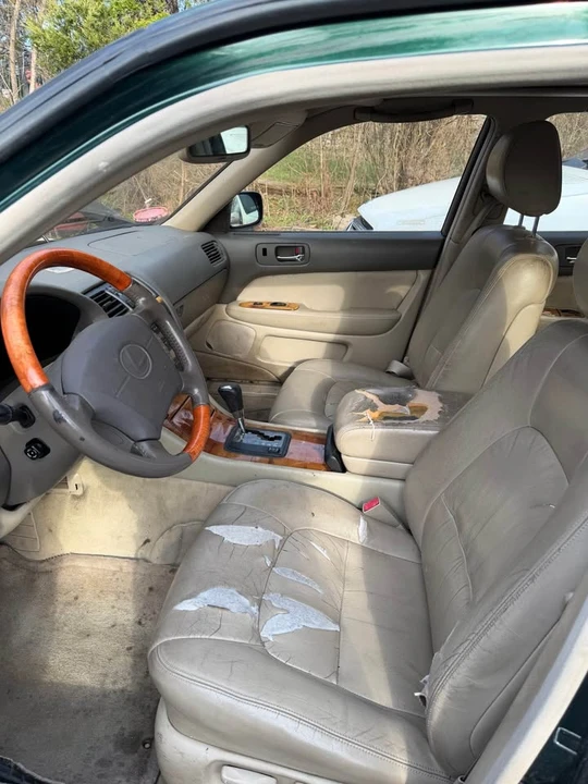 1999 Lexus LS 2nd Gen - Image 4 of 12