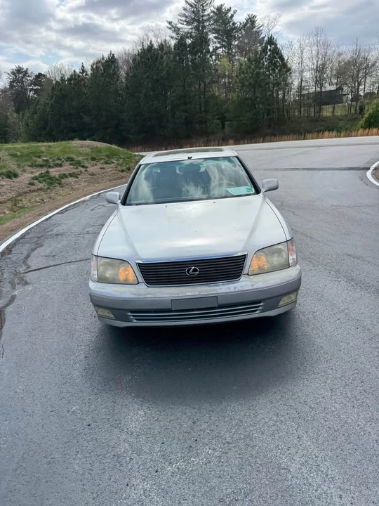 1999 Lexus LS 2nd Gen - Image 5 of 19