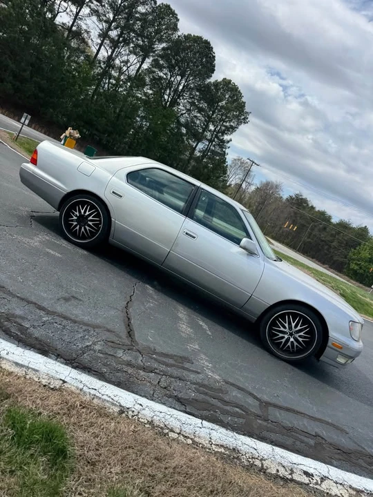1999 Lexus LS 2nd Gen - Image 9 of 19