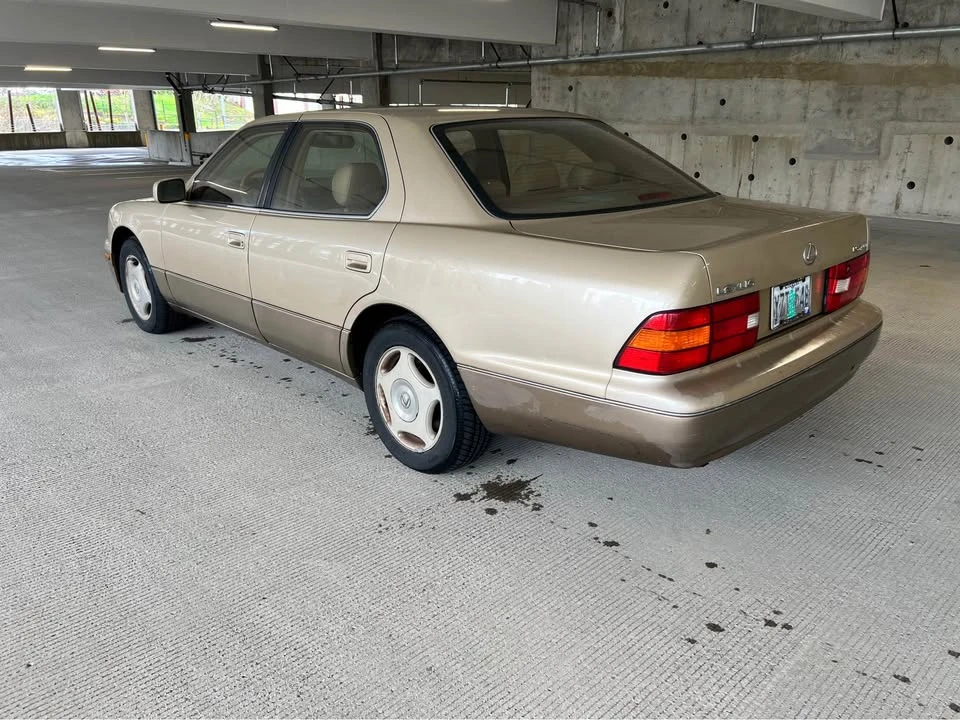 1999 Lexus LS 2nd Gen - Image 4 of 8