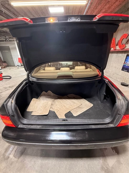 1999 Lexus LS 2nd Gen - Image 13 of 15