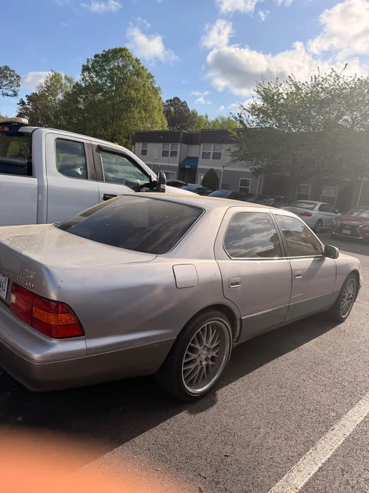 1999 Lexus LS 2nd Gen - Image 7 of 11