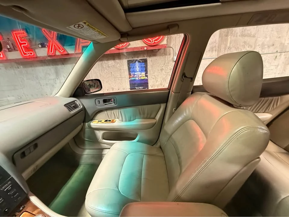 1999 Lexus LS 2nd Gen - Image 11 of 15