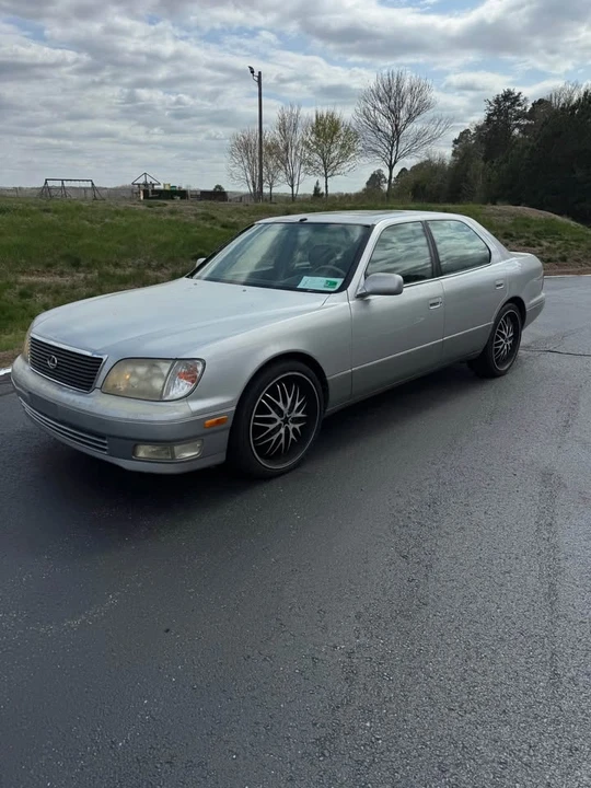 1999 Lexus LS 2nd Gen - Image 2 of 19
