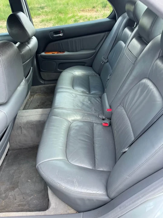 1999 Lexus LS 2nd Gen - Image 14 of 19