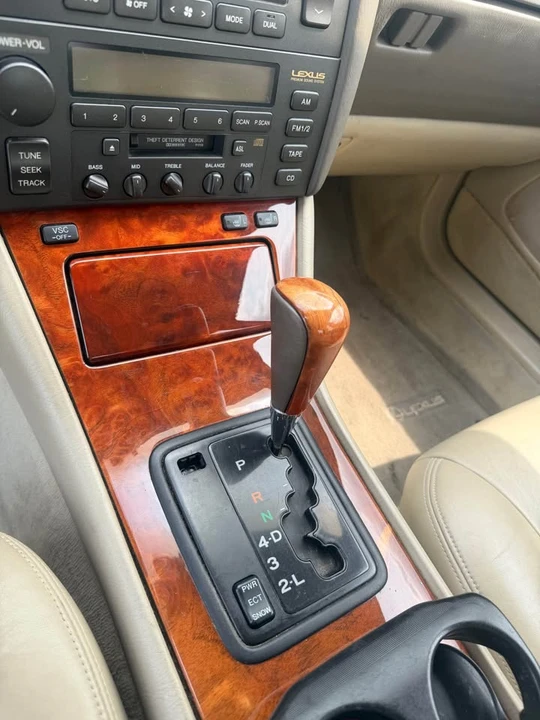 1999 Lexus LS 2nd Gen - Image 7 of 9