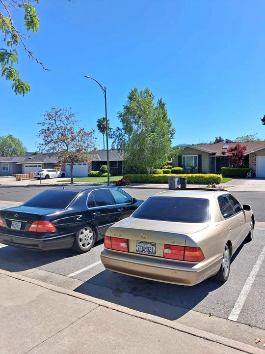 1999 Lexus LS 2nd Gen - Image 2 of 5