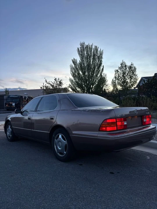 1999 Lexus LS 2nd Gen - Image 4 of 15