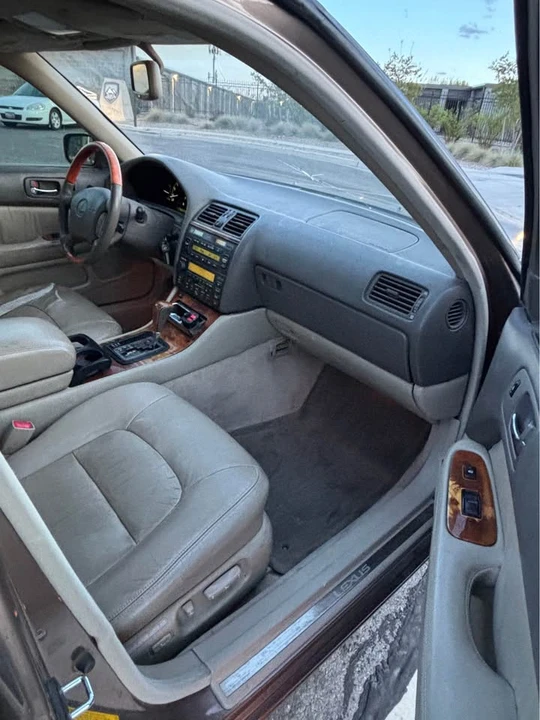 1999 Lexus LS 2nd Gen - Image 10 of 15