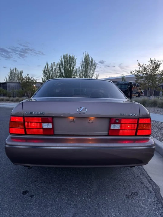 1999 Lexus LS 2nd Gen - Image 5 of 15