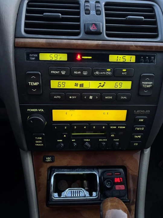 1999 Lexus LS 2nd Gen - Image 14 of 15